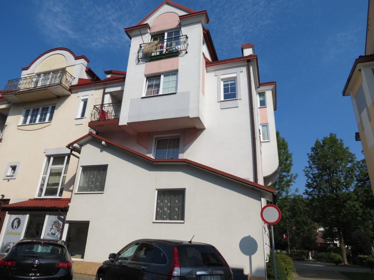 Apartamenty Katarina 우스트르치키 돌네 외부 사진