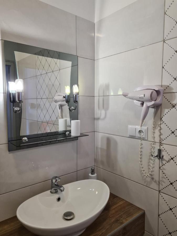 Apartamenty Katarina 우스트르치키 돌네 외부 사진