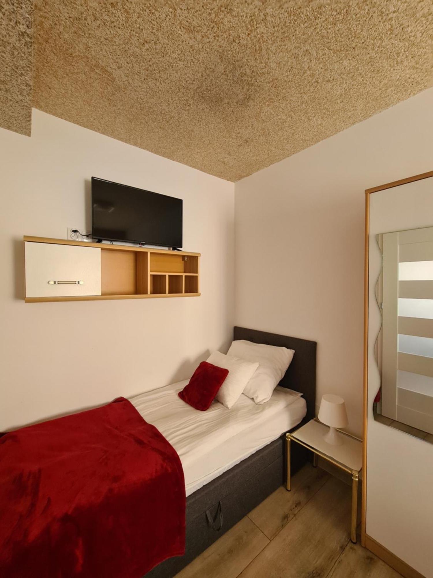 Apartamenty Katarina 우스트르치키 돌네 외부 사진